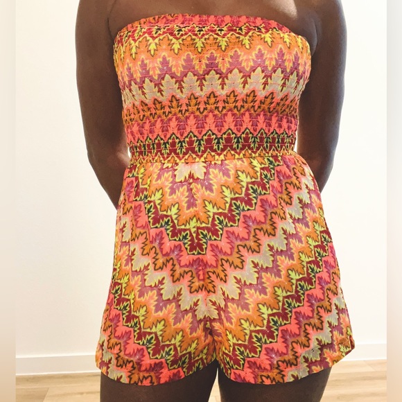 The Cutest Multi-colored Romper! - Picture 4 of 5